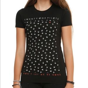 Women’s Hot Topic 21 Pilots T-shirt